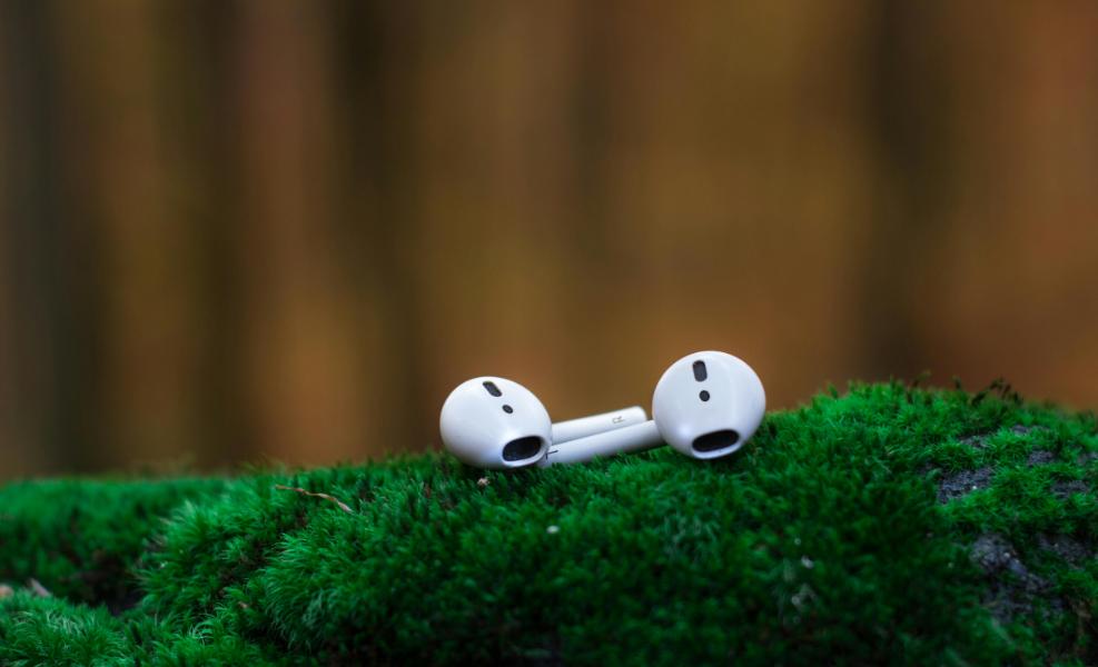 bluetooth earbuds